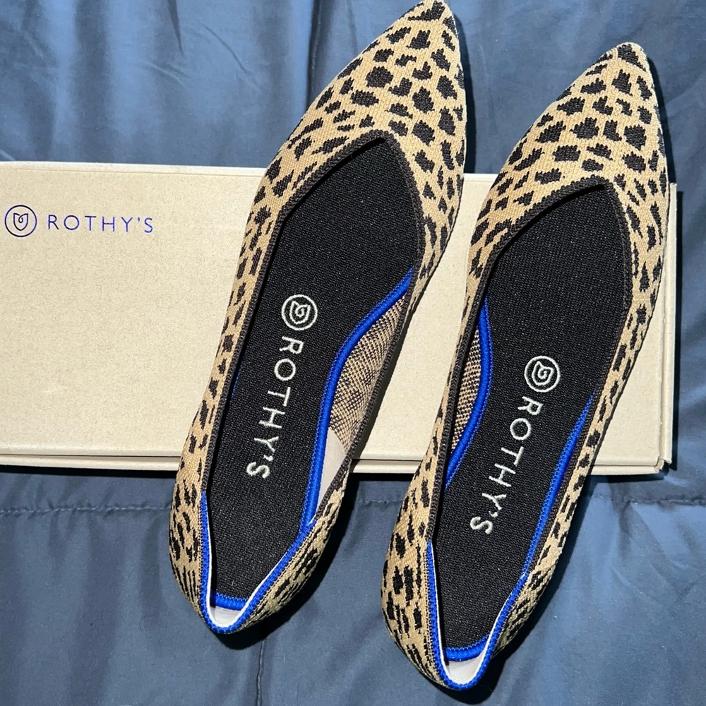 *SOLD* Rothy’s Leopard points flat size 8. Worn once in excellent condition.